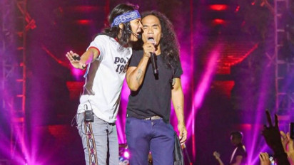 Konser di 5 Kota Bertajuk Smile Indonesia, Slank Ajak Aremania dan Bonek Lakukan Seremonial Perdamaian