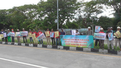 Dukung KTT G20 di Bali, Nelayan Surabaya Gelar Aksi Flash Mob