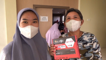 Hari Kedua Warga Palembang Antusias Menerima STB Gratis dari tvOne