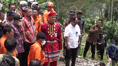 Ganjar Pranowo Minta Pemkab Banjarnegara Pasang Early Warning System Setiap Titik Rawan Longsor dan Pergerakan Tanah