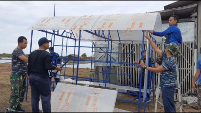 Prajurit STTAL Masuk Desa, Kenalkan Teknologi Pengeringan Ikan bagi Warga Pesisir di Pamekasan