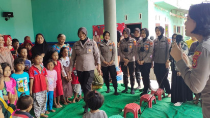 Anak-Anak Pengungsi Korban Banjir di Lampung Selatan Diberikan Trauma Healing