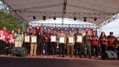 Kapolres Bengkayang dan Bupati Bengkayang Pecahkan Rekor MURI pada MPTB IV tahun 2022