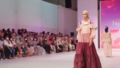 Fesyen Muslim 2023, Diprediksi Gen Z Lebih Suka Tampilan "Simple" & Warna Cerah