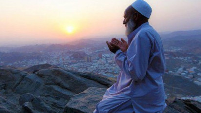 9 Waktu Terbaik untuk Memanjatkan Doa, Insya Allah Hajat dan Keinginan akan Dikabulkan