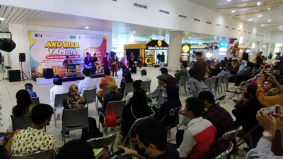 Seniman Difabel Yogyakarta Tampil Memukau Sambut Wisatawan di Bandara YIA