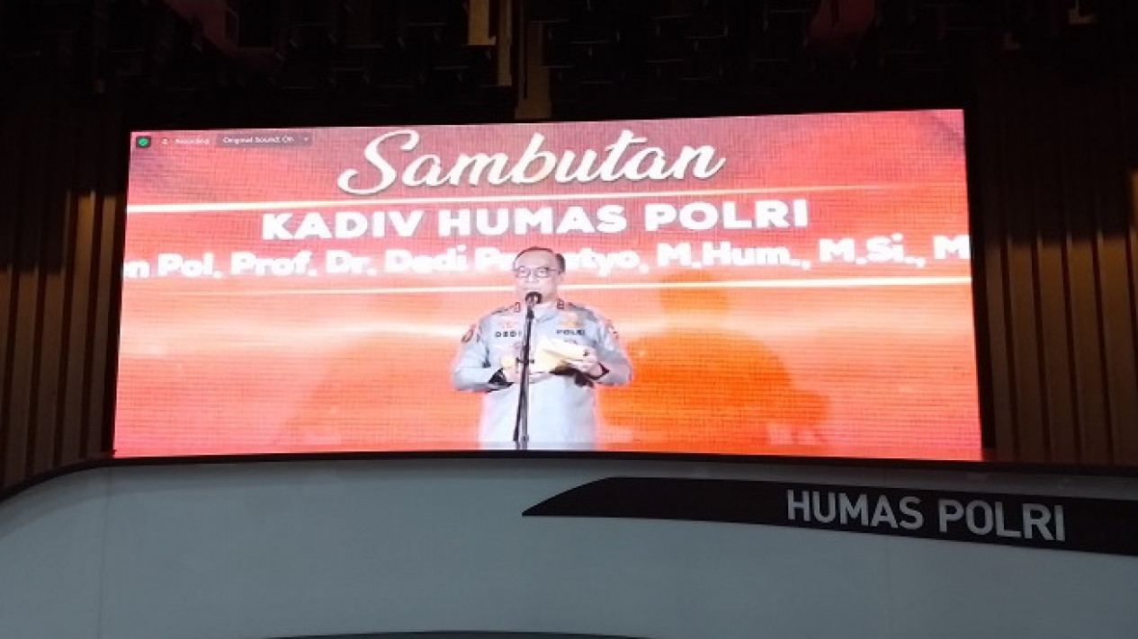 Syukuran HUT ke-71 Humas Polri: Polisi Harus Lebih Peka terhadap Masyarakat
            - galeri foto