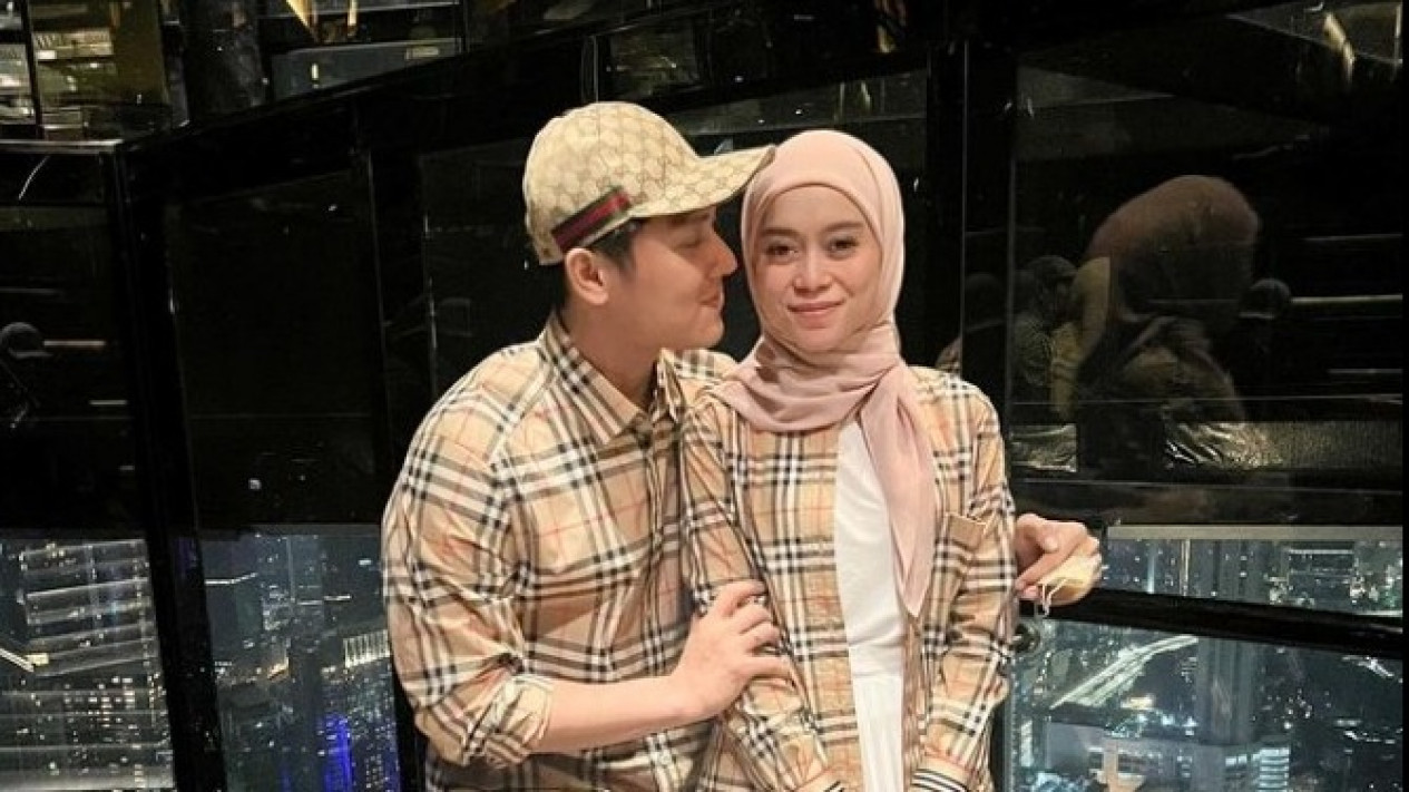 Bikin Heboh Lagi, Lesti Kejora dan Rizky Billar Dikabarkan Segera Punya Anak Kedua
            - galeri foto
