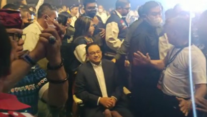 Anies Baswedan Tersenyum Lebar, IndonesiAnies Sebagai Bentuk Harapan dari Generasi Muda Menghimpun Suara Muda