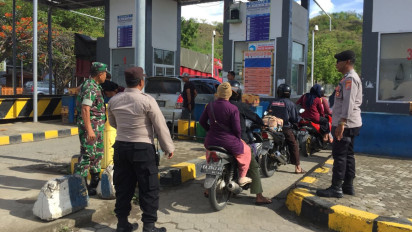 Jelang Word Super Bike Mandalika dan KTT G20 Polisi Perketat Penjagaan di Area Pintu Masuk Pelabuhan Poto Tano