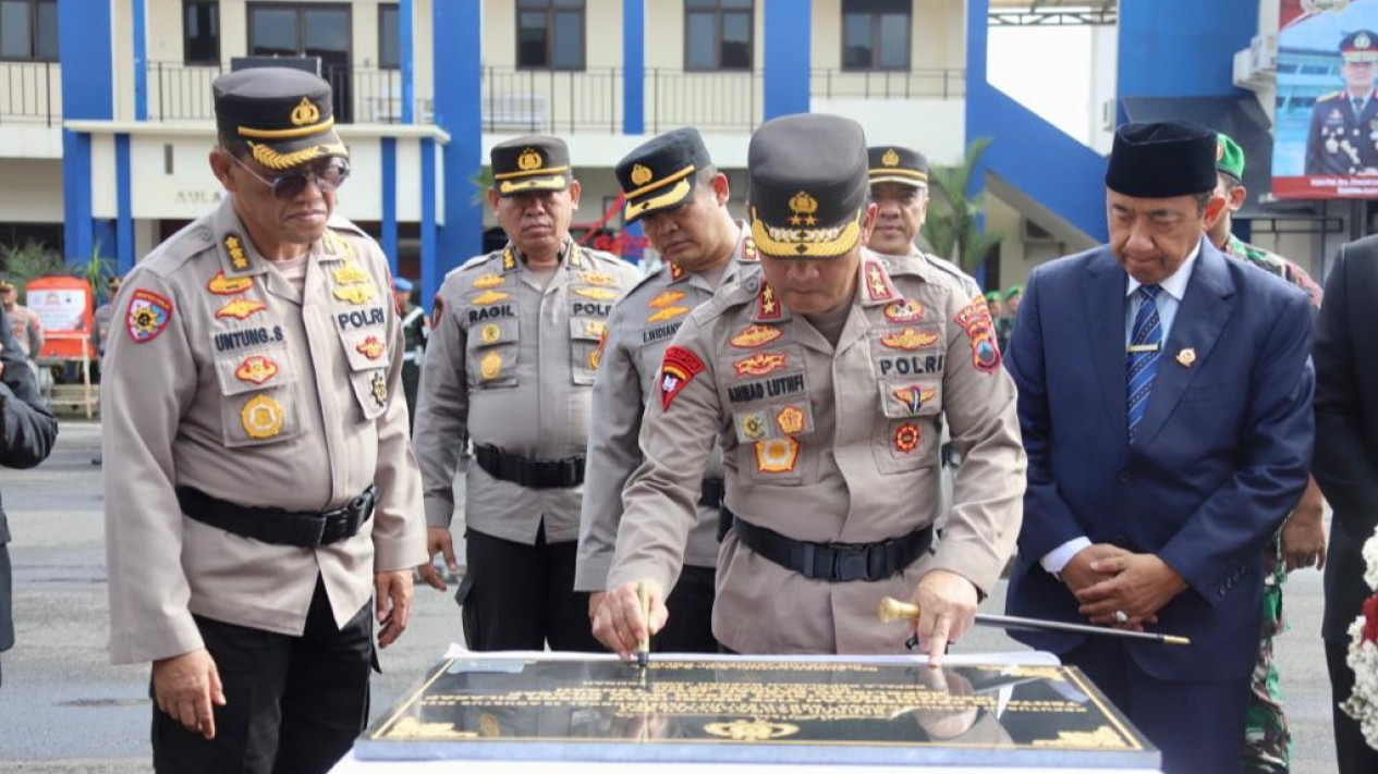 Polres Cilacap Resmi Naik Tipe Menjadi Polresta Cilacap
            - galeri foto