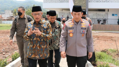 Kapolri Jendral Listyo Sigit Prabowo Apresiasi Kepeloporan Muhammadiyah Membangun Kesehatan Bangsa