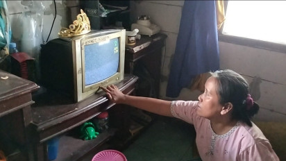Warga Bogor Mengeluh, Anak Jadi Rewel Tidak Bisa Nonton Televisi Gegara Tidak Kebagian STB