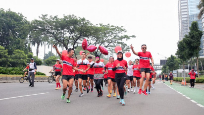 Asyiknya Lari di Ibu Kota, Tubuh Tetap Sehat dan Kece Meski Diterpa Panas Matahari