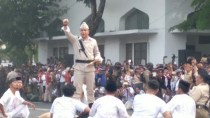 Parade Surabaya Juang Sambut Datangnya Hari Pahlawan