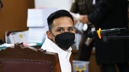 Ahli Hukum Pidana Menilai Konsistensi Bharada E Akan Diuji di Persidangan saat Bertemu Ricky Rizal