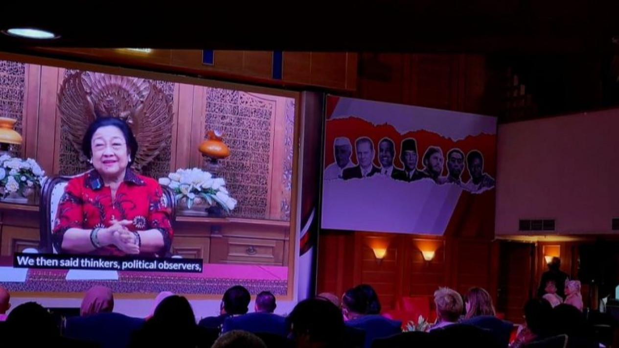 Megawati Minta Semua Negara lakukan Gerak Solidaritas Antarbangsa: Stop Perang
            - galeri foto