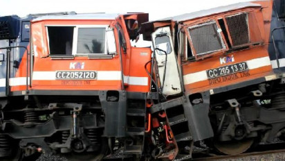 Dua Kereta Api Tabrakan di Stasiun Rengas Lampung Tengah, Ini Kronologis Lengkapnya