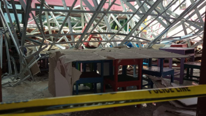 Atap 3 Ruang Kelas SD di Gunungkidul Ambrol, Puluhan Murid Terluka