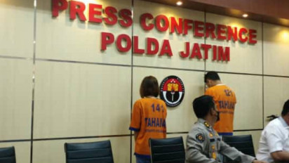 Si Kebaya Merah dan Handuk Putih Kini Kompak Berkemeja Oranye Meringkuk di Polda Jatim, Ternyata Videonya Dibuat Tanggal ...