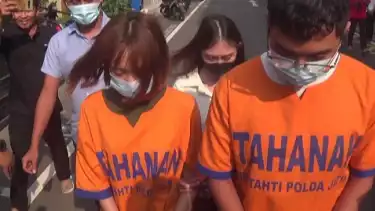 Tersangka video porno Kebaya Merah, Selasa (8/11/2022).