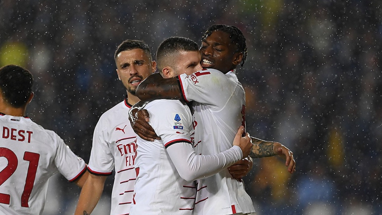 Jadwal Siaran Langsung Liga Italia Malam Ini: Jaminan 3 Poin AC Milan dan Napoli
            - galeri foto