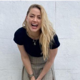 Waduh, Amber Heard Terciduk Buang Air Besar Sebuah Jalan di Spanyol, Karier Hancur Berantakan?
