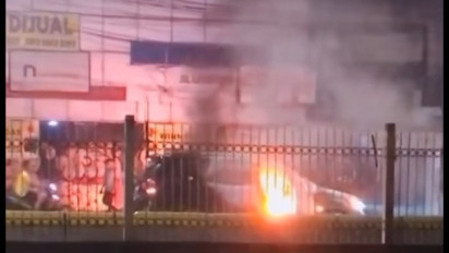 Minibus Pembawa 5 Jerigen BBM Terbakar, Sopir Malah Kabur