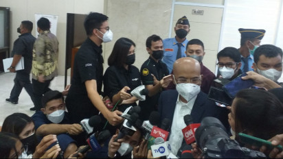 PDIP Desak Pemerintah Minta Maaf ke Soekarno, Desmond: Memang Soekarno Tidak Bermasalah?