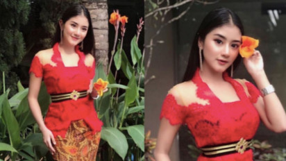 7 Artis Pakai Kebaya Merah Tampak Sangat Seksi nan Memikat Hati, Ini Koleksi Fotonya