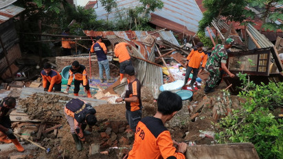 Satu Unit Bangunan Rumah Tertimbun Longsor di Padang Sidempuan