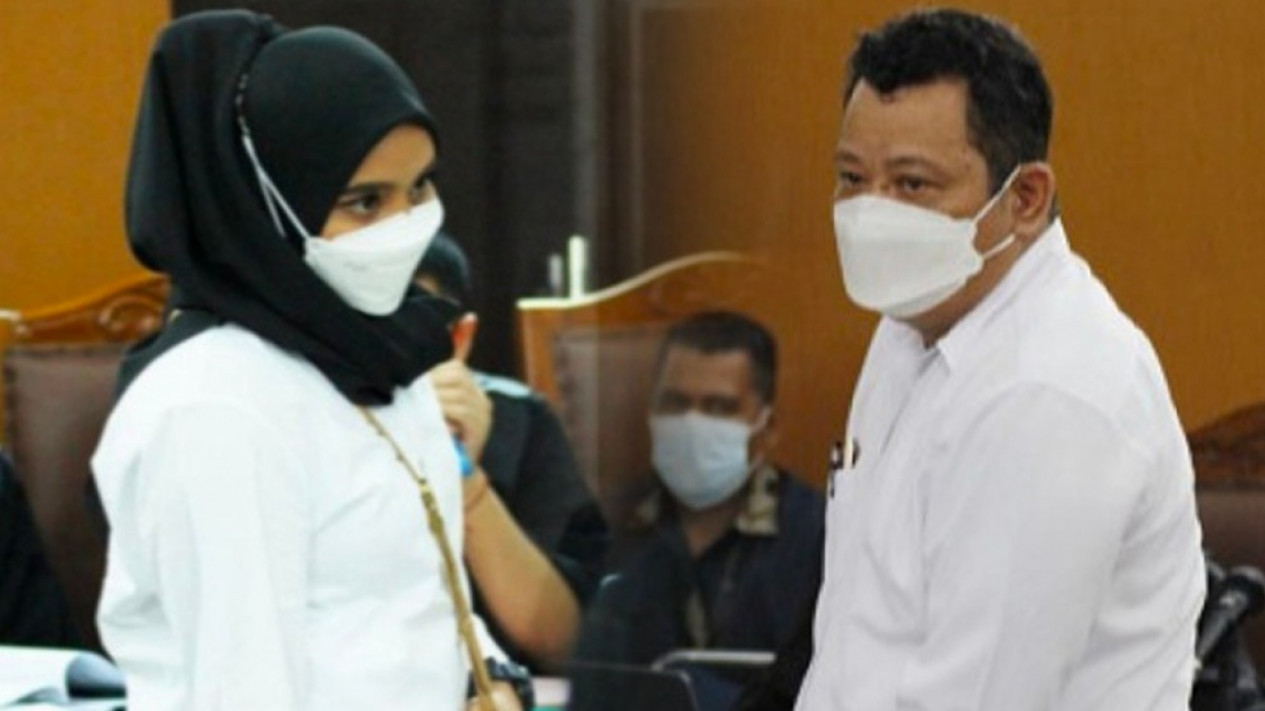 Setelah Bharada E, Kini Giliran Kuat Maruf yang Membantah Keterangan Dari Susi ART Ferdy Sambo
            - galeri foto