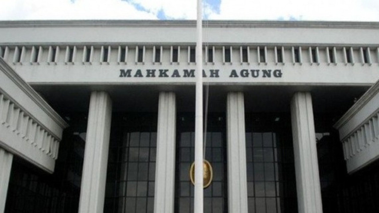 KPK Periksa 7 Saksi Swasta Kasus Suap di Mahkamah Agung
            - galeri foto