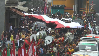 Hari Pahlawan, Ribuan Warga Jepara Gelar Kirab Nusantara dan Bentangkan Merah Putih Sepanjang 100 Meter