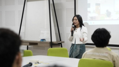 Kembali Mengajar di UGM, Prilly Latuconsina Bicara Relasi Selebritas dan Media