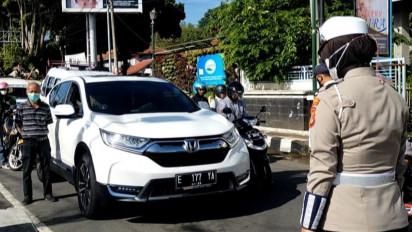 Polres  Kuningan Setop Pengendara Motor, Kaget Diberhentikan Polisi Ternyata DIajak Mengheningkan Cipta Hari Pahlawan