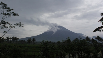 Gunung Semeru Terpantau Kembali Keluarkan Letusan dan Guguran Lava, BPBD :  Jangan Panik, Tetap Waspada dan Patuhi Rekomendasi PVMBG