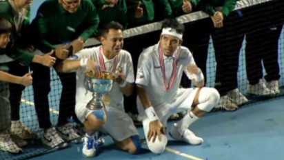 "Tiba-Tiba Tenis" Panas, Raffi Ahmad Tumbangkan Desta 2 Set Sekaligus