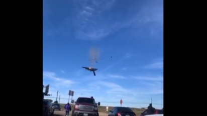 2 Pesawat Bersejarah Bertabrakan di Dallas Airshow