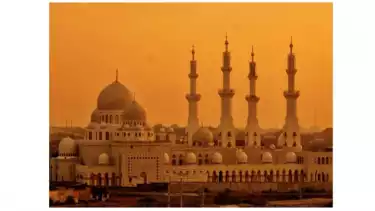 Masjid Raya Sheikh Zayed Solo