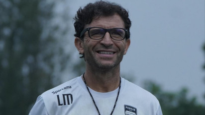 Latihan Persib Bandung Berfokus Pada Segi Taktikal, Ini yang Dilakukan Luis Milla di Ruang Ganti