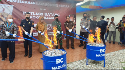 Pelaku Tak Dimunculkan, Bea Cukai Madura Hanya Musnahkan Jutaan Rokok Ilegal secara Seremonial