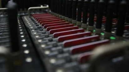 DPR Desak Aparat Kepolisian Usut Ratusan Mahasiswa IPB yang Terjerat Pinjol