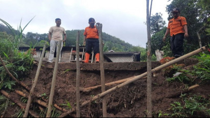 Sebanyak 300 KK di Kabupaten Agam Sumbar Terancam Terisolir Menyusulnya Runtuhanya Jalan di Desa Setempat