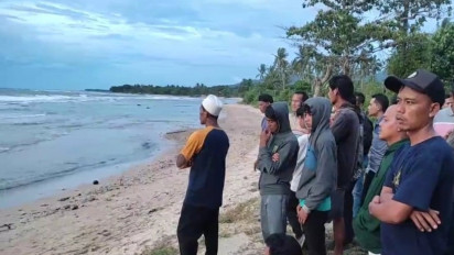Asyik Main di Pantai Belmun Carita, Siswa SMP Hilang Terseret Ombak