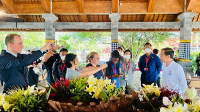 Momen Presiden Jokowi Saat Berbincang dengan Perwakilan Media Resmi Negara G20