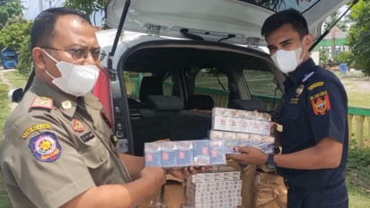 Berantas Rokok Ilegal, Satpol PP dan Bea Cukai Gresik Sita 17.200 Batang Rokok Tanpa Cukai di Toko Kelontong