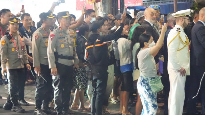 Kapolda Bali Terjun Langsung Kawal Pengamanan Presiden Prancis yang Jalan Kaki 2 Kilometer