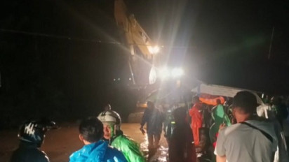 2 Minibus dan 10 Rumah Tertimpa Tebing Longsor di Gowa, Sejumlah Orang Dikabarkan Tertimbun