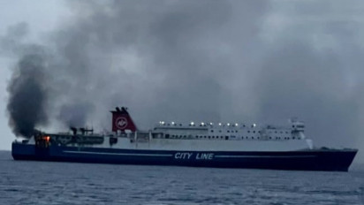 Keberhasilan Pengamanan Laut KTT G20, TNI AL Evakuasi Korban KM Mutiara Timur 01 yang Terbakar di Perairan Bali